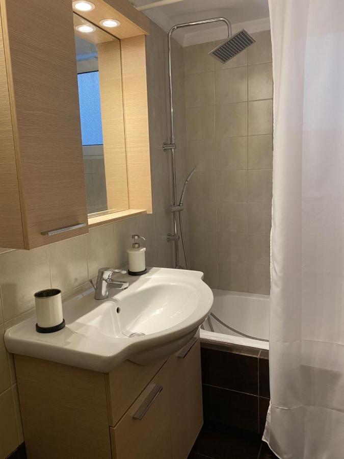 Elegant Glyfada Apartment-Private Garden-Near Metro Atena Exterior foto