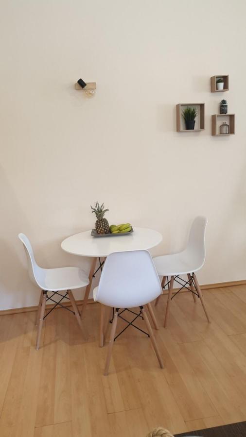 Elegant Glyfada Apartment-Private Garden-Near Metro Atena Exterior foto