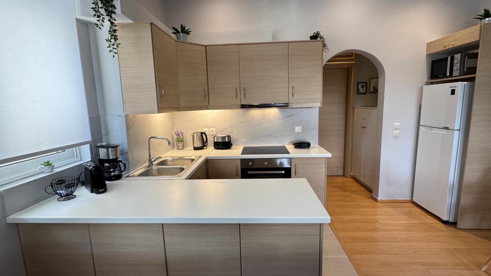 Elegant Glyfada Apartment-Private Garden-Near Metro Atena Exterior foto
