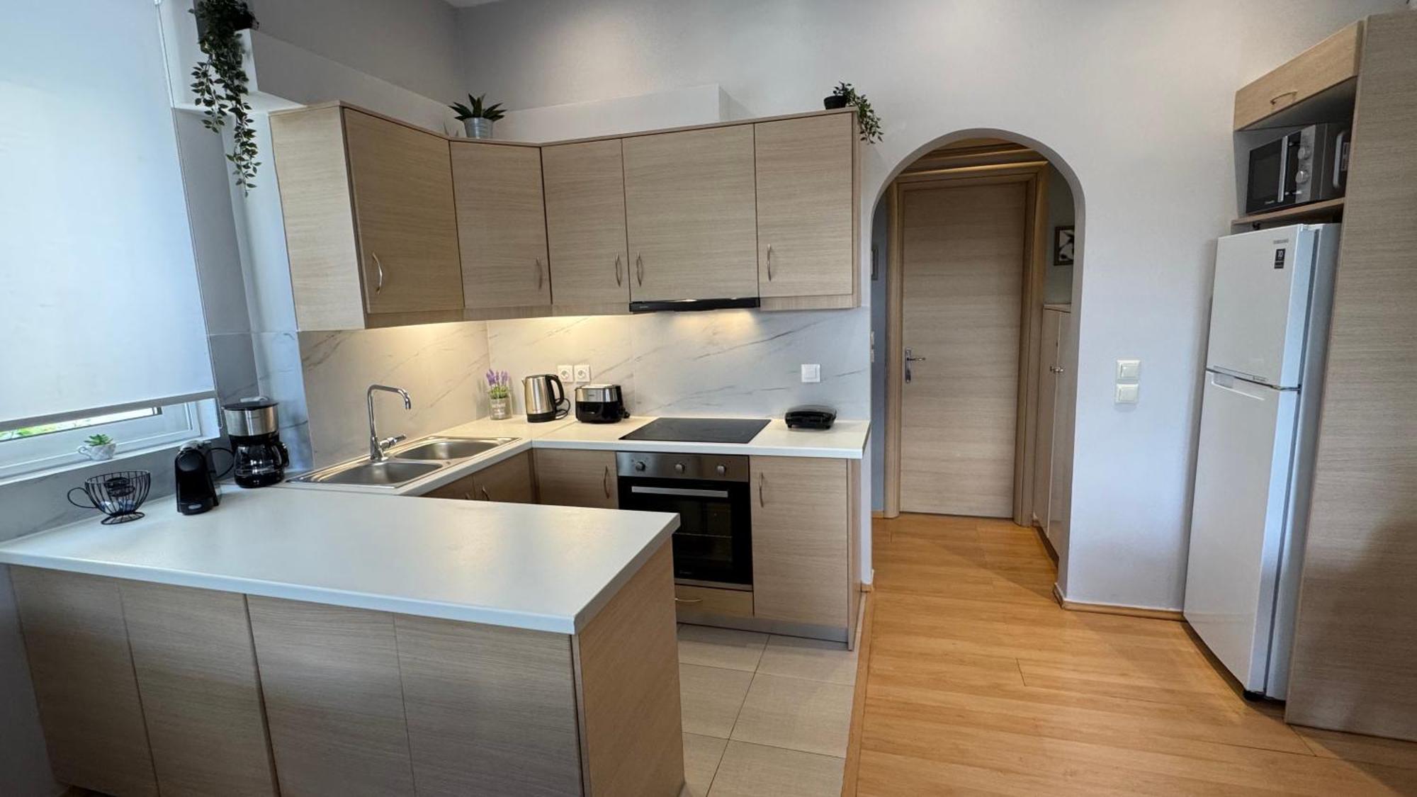 Elegant Glyfada Apartment-Private Garden-Near Metro Atena Exterior foto